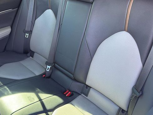 Used 2020 Toyota Camry XLE image 23