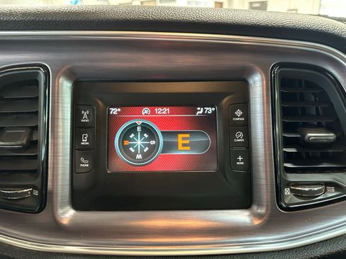 Used 2017 Dodge Challenger R/T image 27