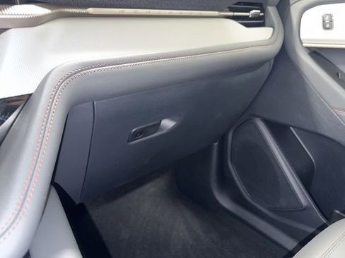 Used 2025 Ford Explorer Active w/ Active Comfort Package AWD/4WD image 28