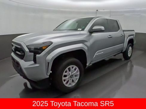 Certified 2025 Toyota Tacoma SR5 AWD/4WD image 4