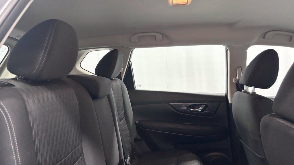 Used 2018 Nissan Rogue S AWD/4WD image 25