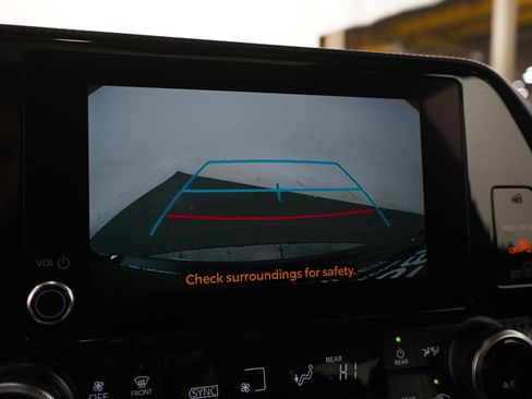 Used 2025 Toyota Highlander XSE AWD/4WD image 30