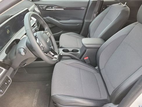Used 2025 Kia Seltos S FWD image 9