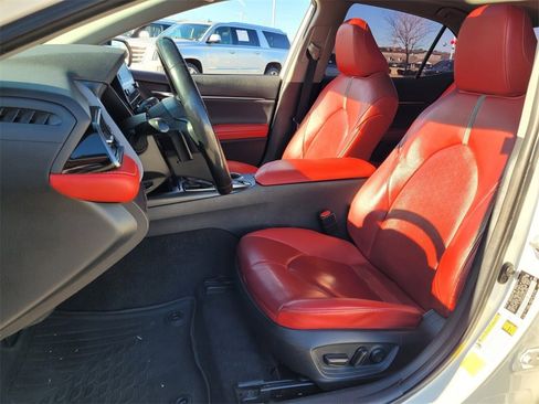 Used 2021 Toyota Camry XSE image 5