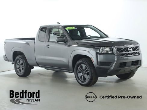 Certified 2025 Nissan Frontier SV image 1