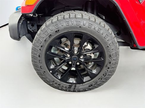 Used 2024 Jeep Wrangler Unlimited Sahara image 31