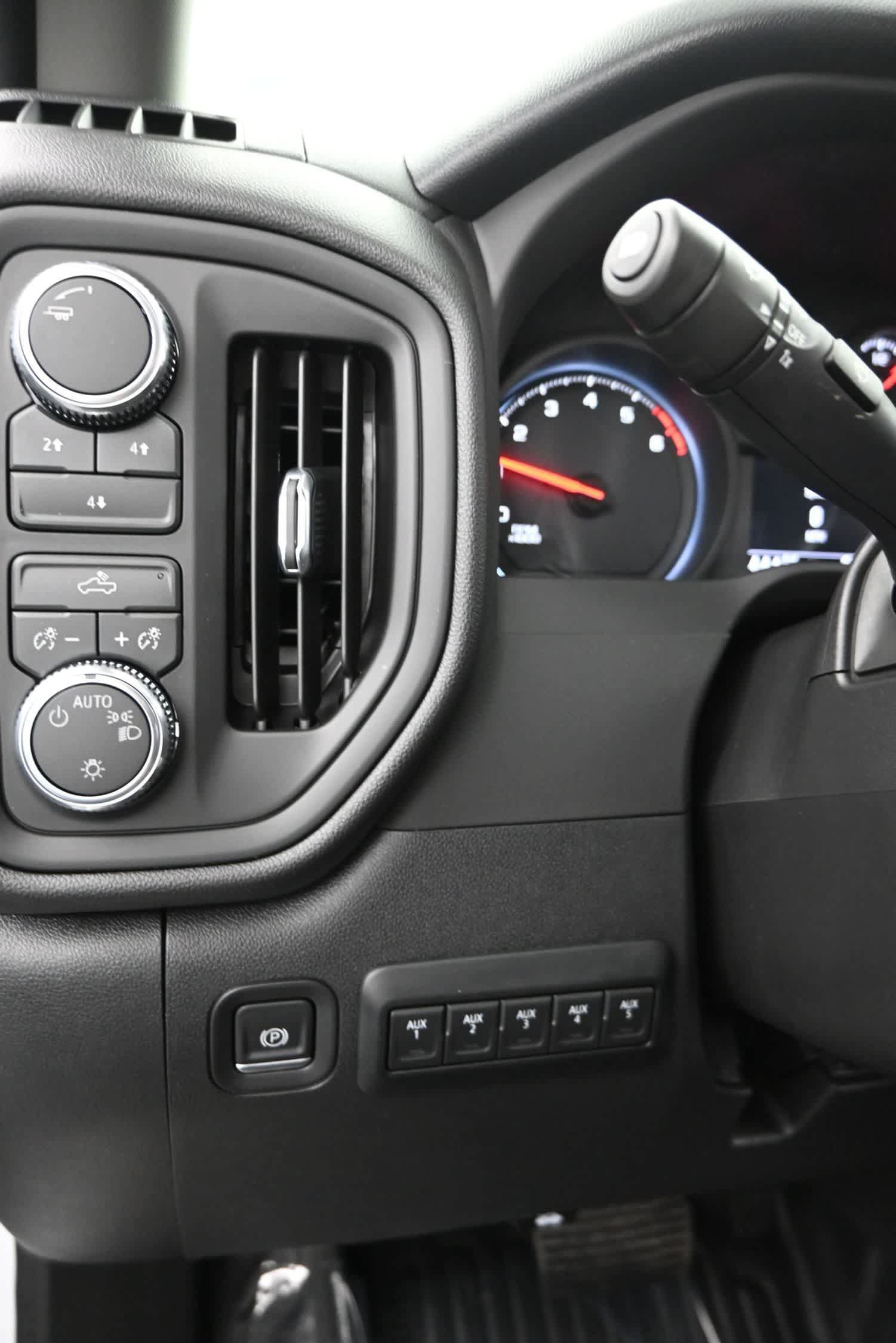 Used 2026 GMC Sierra 2500 Pro w/ Convenience Package AWD/4WD image 23