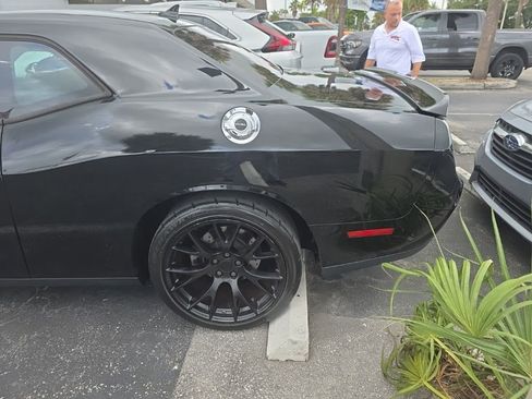 Certified 2015 Dodge Challenger R/T Plus image 17