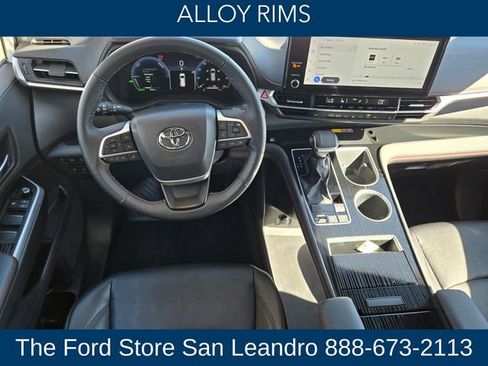Used 2025 Toyota Sienna XSE image 14