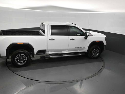 Used 2024 GMC Sierra 3500 SLT w/ SLT Premium Package image 17
