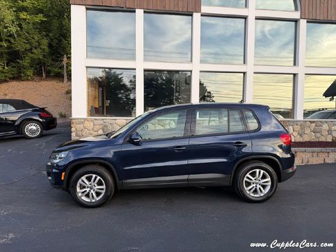 Used 2012 Volkswagen Tiguan S image 11