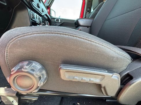 Used 2021 Jeep Wrangler Sport image 11