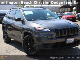 Used 2016 Jeep Cherokee Sport image 1