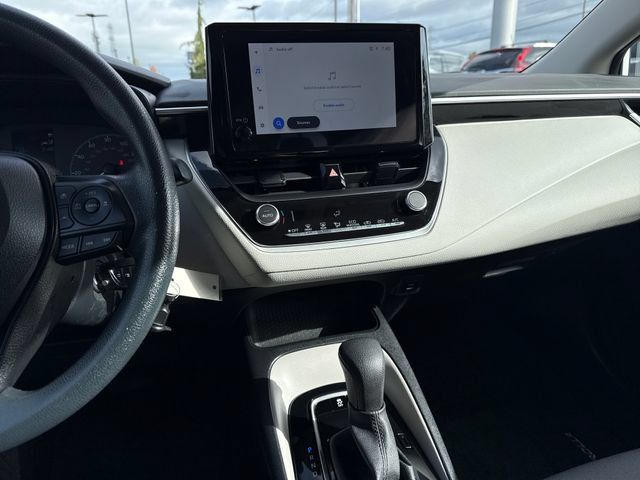 Used 2023 Toyota Corolla LE FWD image 19
