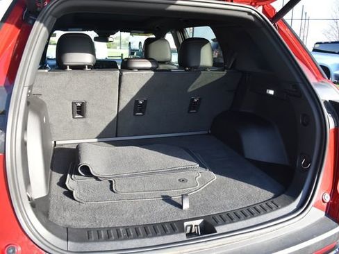 Certified 2025 Chevrolet Equinox RS AWD/4WD image 18