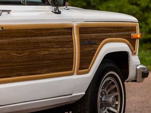 Used 1989 Jeep Grand Wagoneer AWD/4WD image 45