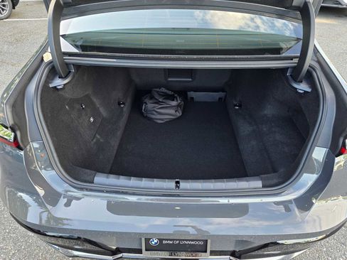 Used 2025 BMW 750e xDrive w/ Executive Package image 17