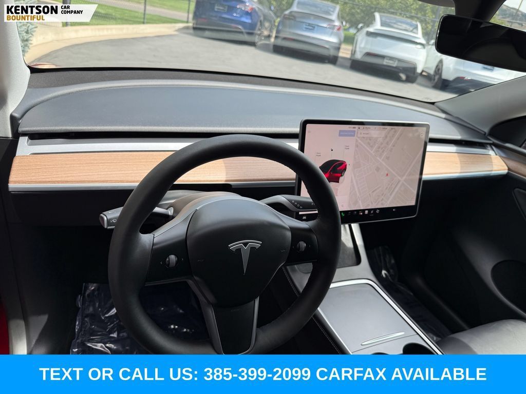 Used 2024 Tesla Model Y Long Range AWD/4WD image 23