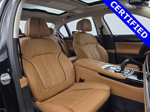 Certified 2022 BMW M760i xDrive w/ Luxury Rear Seating Package image 14