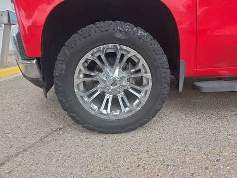 Used 2020 Chevrolet Silverado 1500 LT AWD/4WD image 2