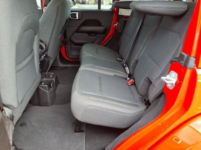 Used 2026 Jeep Wrangler Unlimited Sahara AWD/4WD image 14