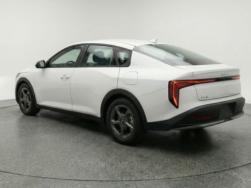 Used 2025 Kia K4 FWD image 6