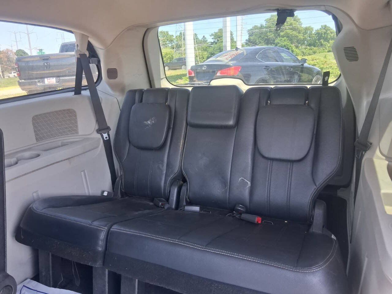 Used 2012 Chrysler Town & Country Touring w/ Entertainment Group #1 FWD image 10