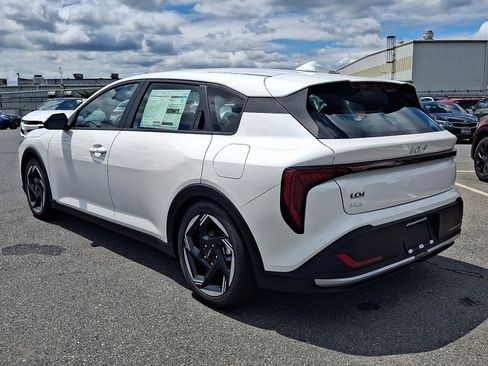 New 2026 Kia K4 EX FWD image 4