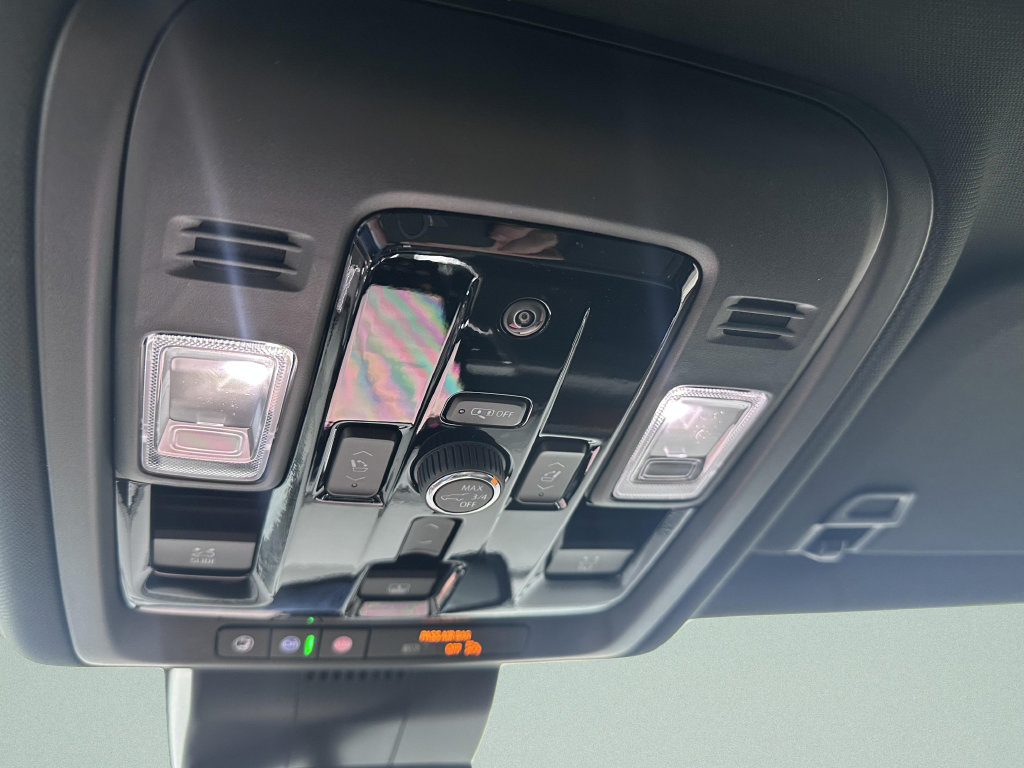 New 2026 GMC Yukon Denali w/ Sun & Power Step Package AWD/4WD image 32