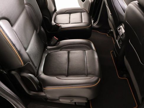 Used 2022 GMC Acadia AT4 w/ Technology Package image 14