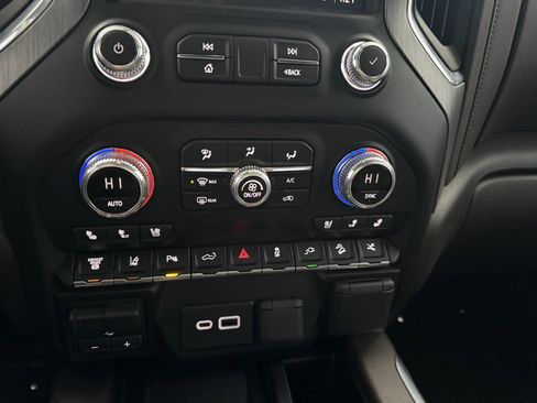 Used 2022 GMC Sierra 2500 Denali w/ Denali Ultimate Package image 18