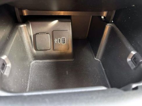 Used 2025 Ford Explorer ST-Line image 27