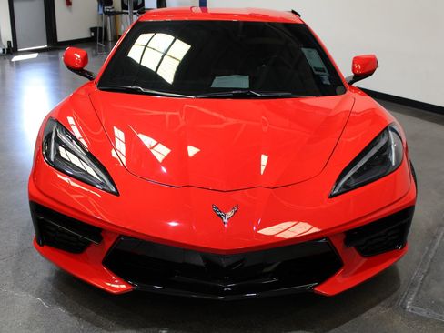 Used 2021 Chevrolet Corvette Stingray Coupe w/ 1LT RWD image 4