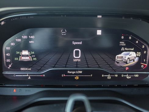 Used 2024 GMC Yukon Denali w/ Advanced Technology Package image 24