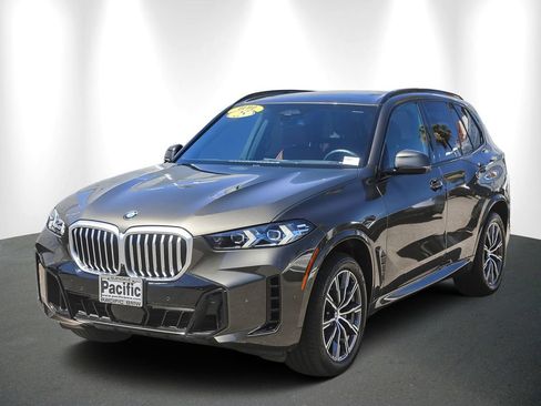 Used 2025 BMW X5 xDrive40i AWD/4WD image 3