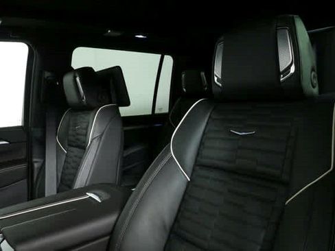 Certified 2026 Cadillac Escalade ESV Platinum Sport AWD/4WD image 6