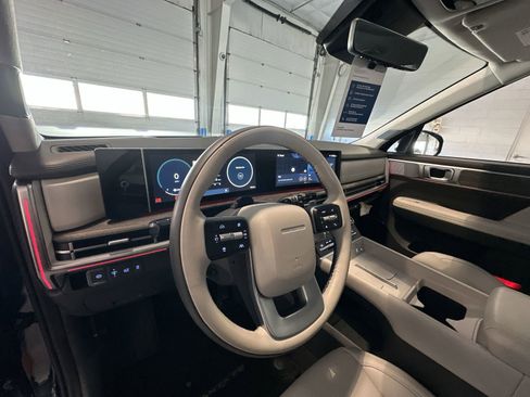 Used 2025 Hyundai Santa Fe Calligraphy image 10