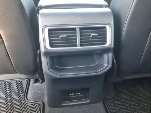 Used 2024 Volkswagen Atlas Cross Sport SE FWD image 15