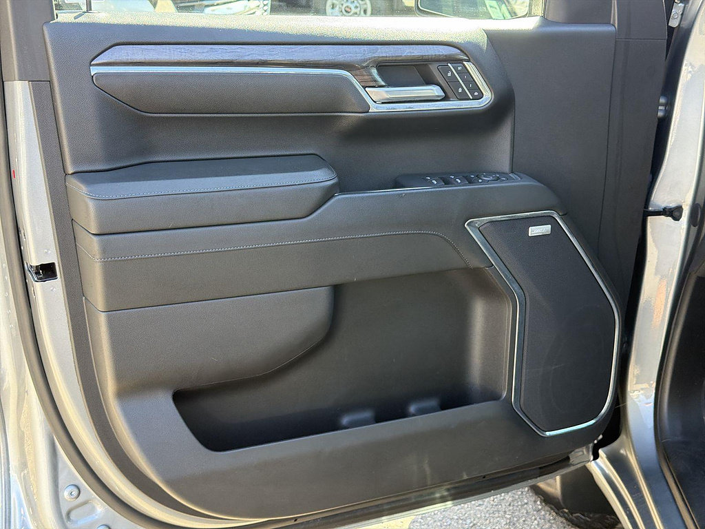 Used 2024 Chevrolet Silverado 1500 LTZ AWD/4WD image 21