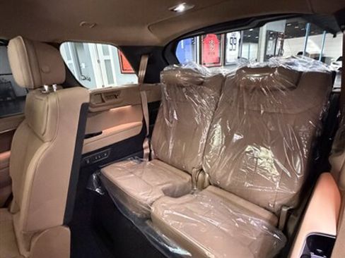 Used 2026 Land Rover Range Rover Long Wheelbase SE AWD/4WD image 25