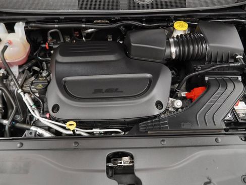 Used 2023 Chrysler Voyager LX image 46