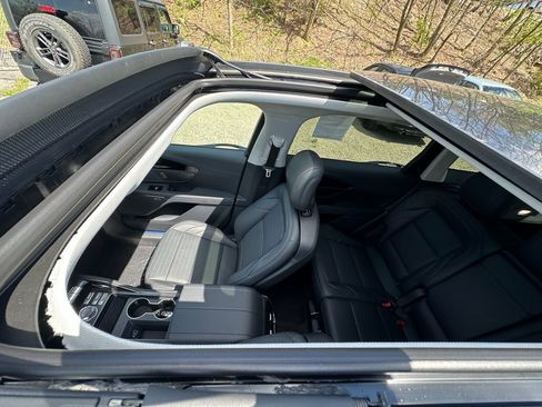New 2026 Lincoln Nautilus Reserve w/ Jet Appearance Package AWD/4WD image 6
