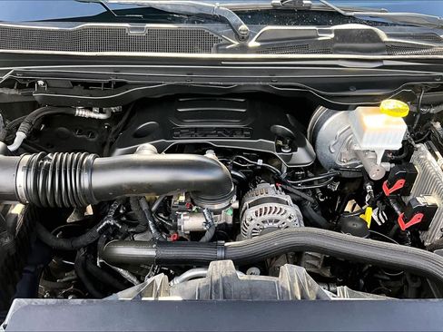 Used 2019 RAM 1500 Big Horn AWD/4WD image 32