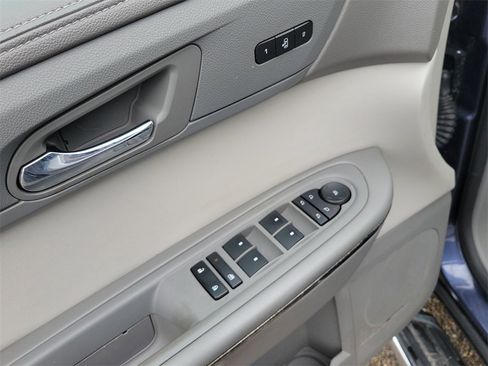 Used 2014 GMC Acadia SLT w/ Technology Package image 23