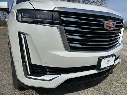 Used 2023 Cadillac Escalade Premium Luxury Platinum image 7