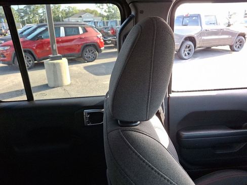 Certified 2024 Jeep Wrangler Unlimited Rubicon image 13