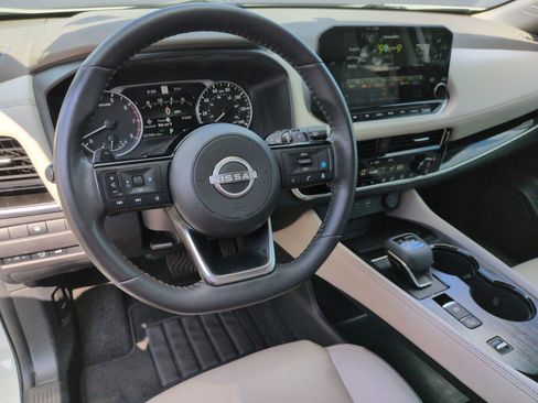 Used 2023 Nissan Rogue SL w/ SL Premium Package FWD image 16
