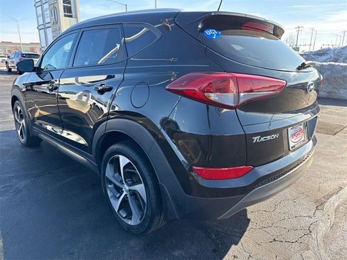 Used 2016 Hyundai Tucson Sport image 6
