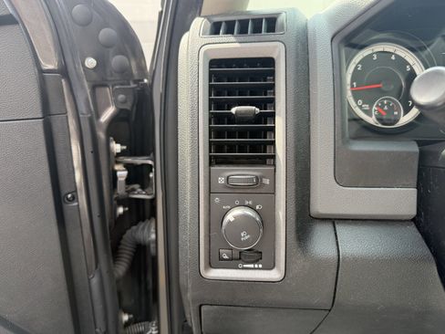 Used 2015 RAM 1500 Express AWD/4WD image 13