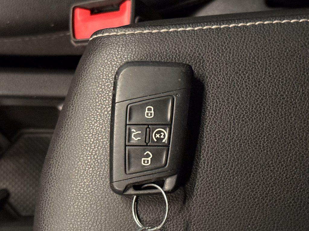 Used 2022 Volkswagen Taos SE AWD/4WD image 17